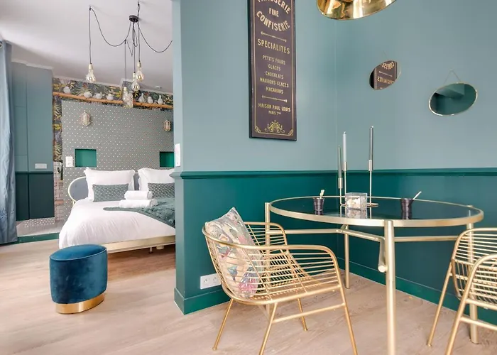 The Charming Trocadero Eiffel Tower Bed & Breakfast *