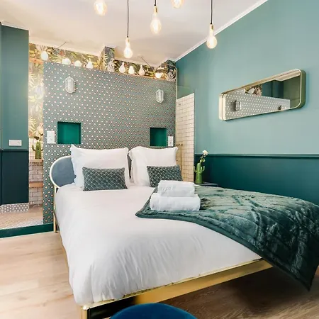 Bed and Breakfast The Charming Trocadero Eiffel Tower *