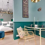 The Charming Trocadero Eiffel Tower Bed & Breakfast *