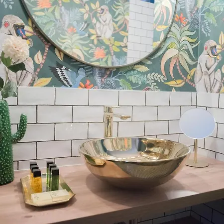 Bed & Breakfast The Charming Trocadero Eiffel Tower Parijs
