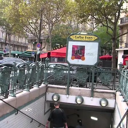 The Charming Trocadero Eiffel Tower לינה וארוחת בוקר