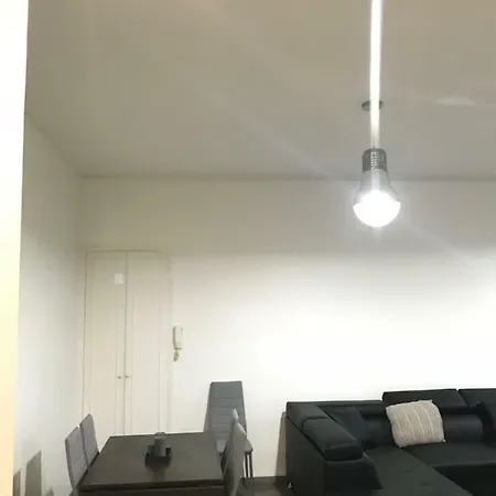 לינה וארוחת בוקר The Charming Trocadero Eiffel Tower פריז